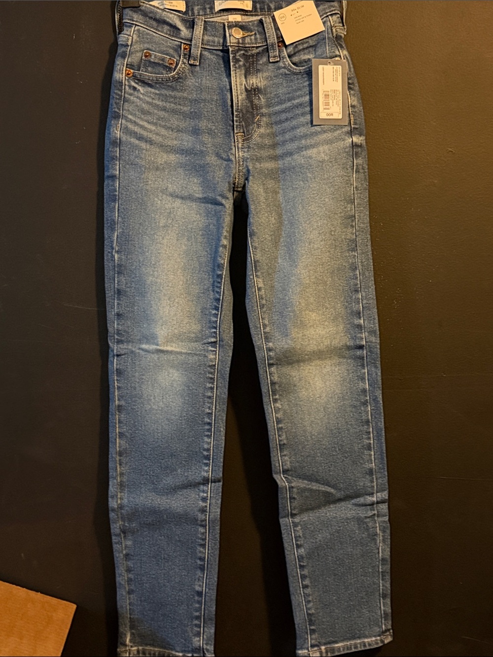 Universal thread women’s Classic Blue  Jeans size 00R mid rise - Slim Straight